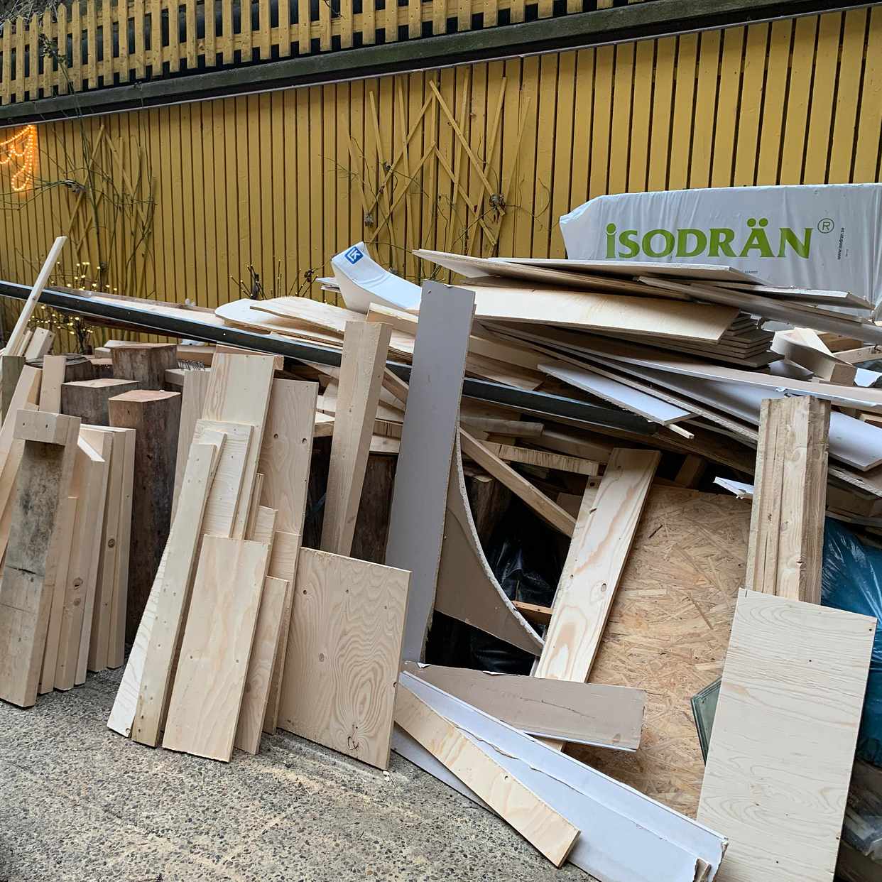 image of Byggavfall till tippen - Stockholm