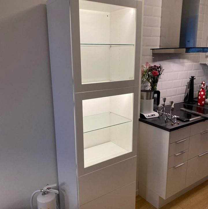 image of IKEA Bestå Vitrinskåp med - 
