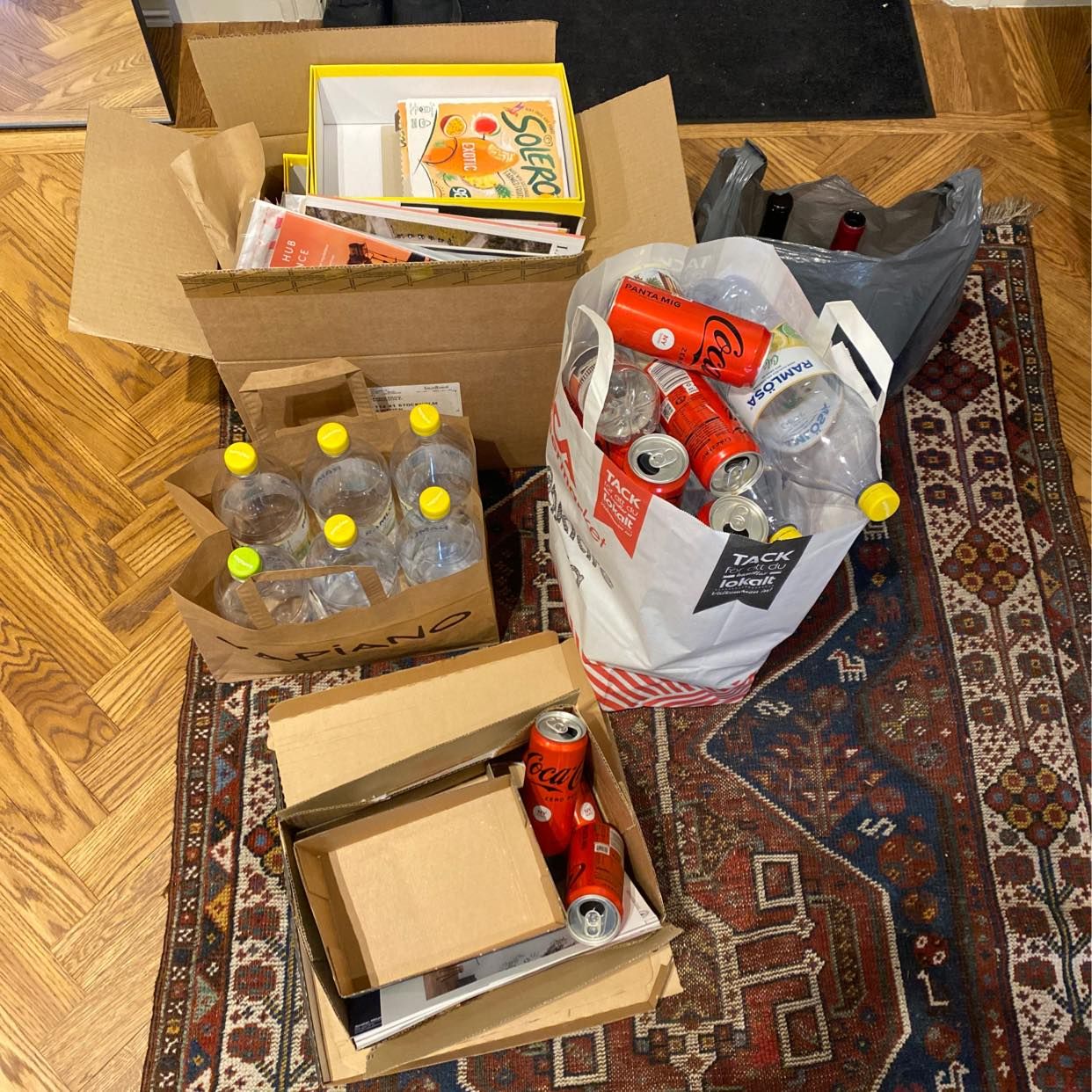 image of Cardboard and bottles - Stockholm