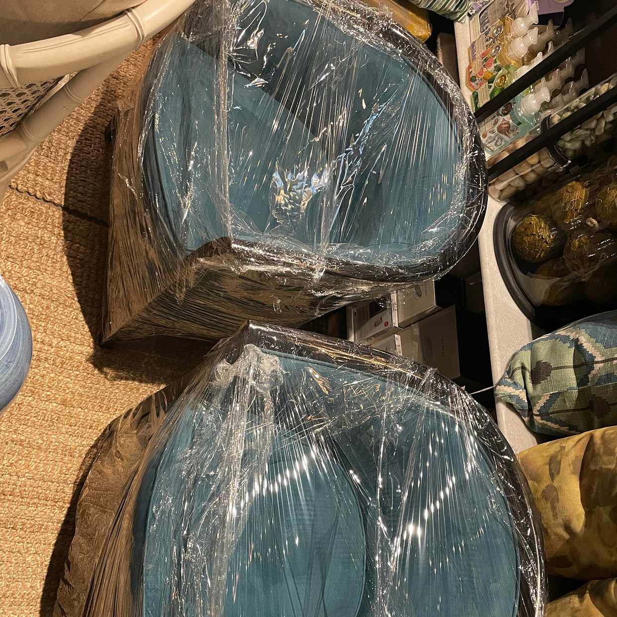 image of Två mindre fåtöljer&lampa - 