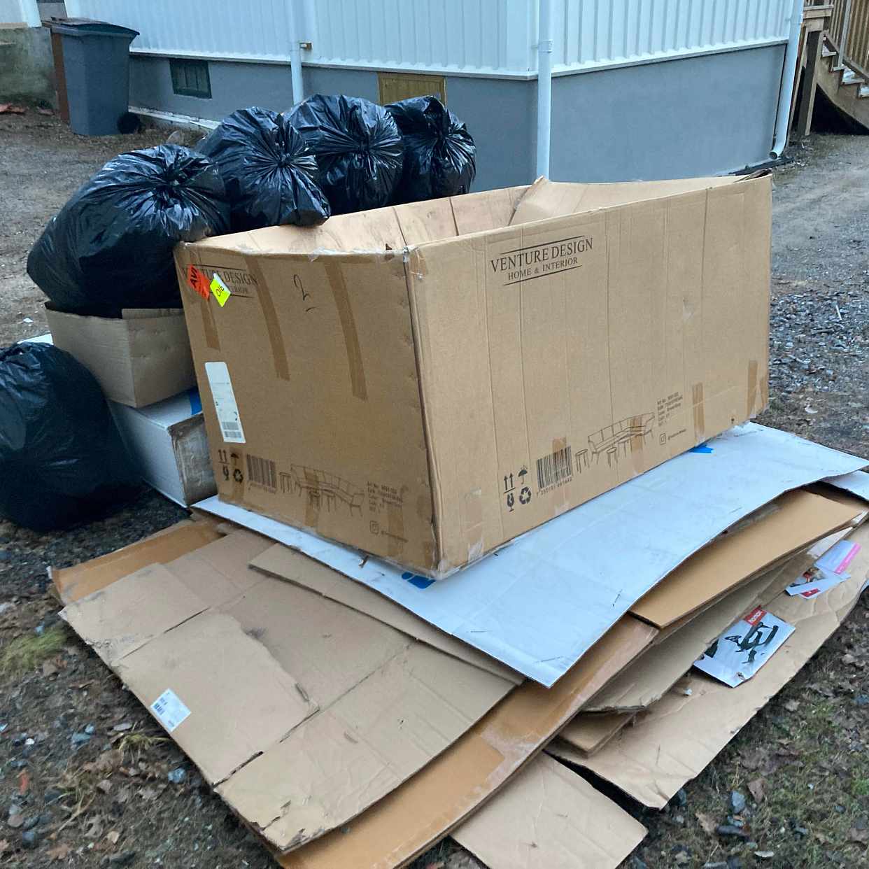 image of Wellpapp & plast sorterat - Stocksund