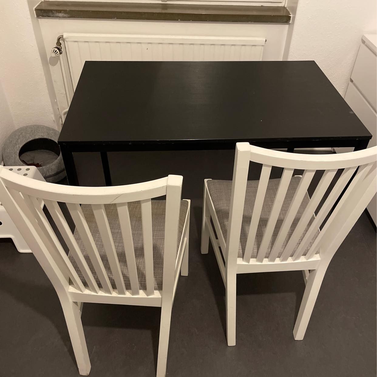 image of Table + 2 chairs - 