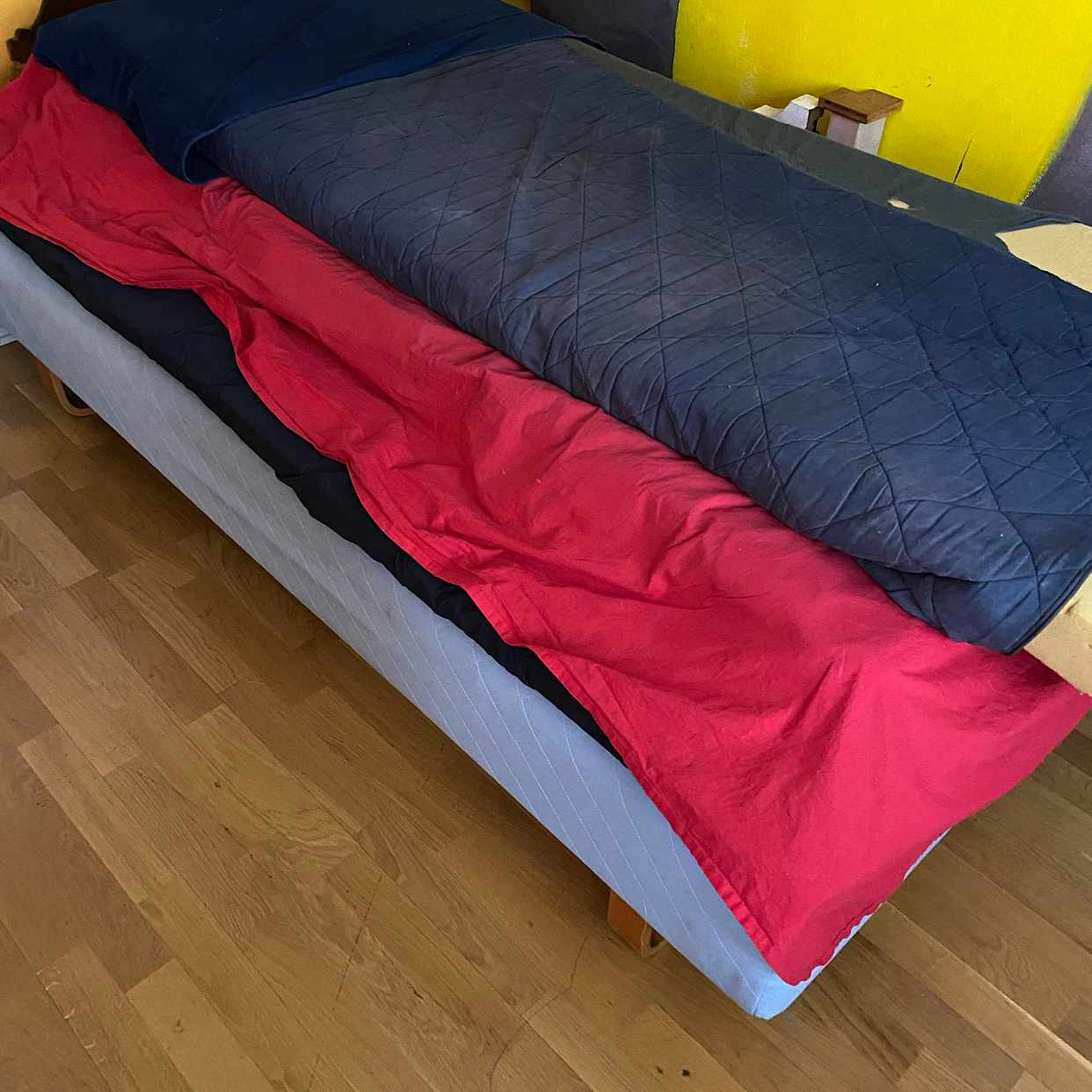 image of Säng + övrigt avfall - Stockholm