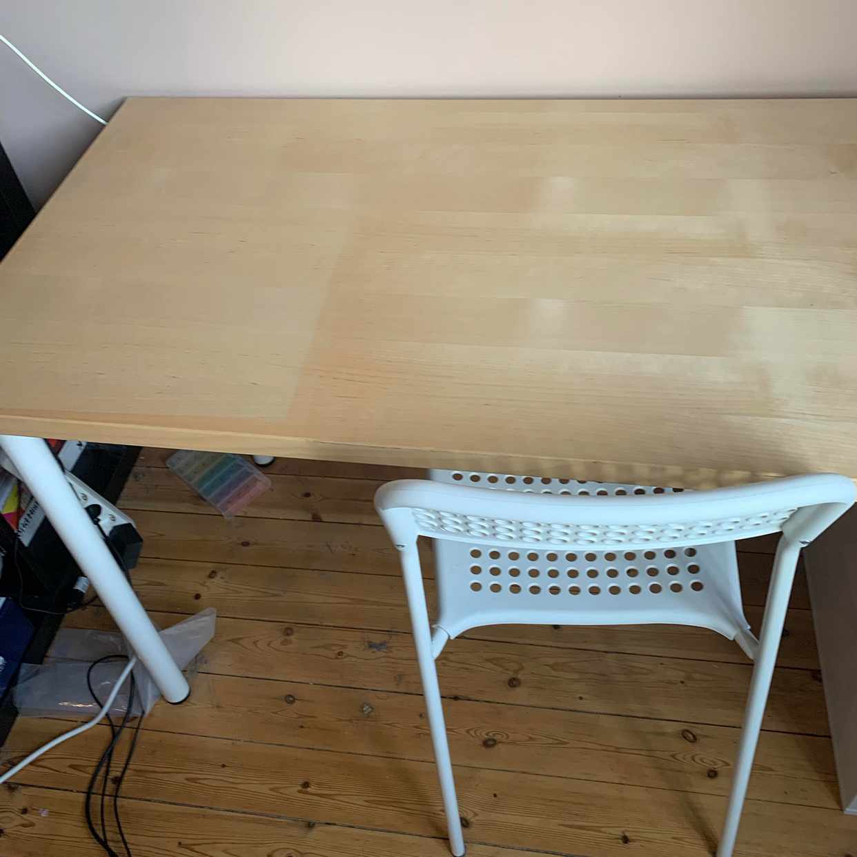 image of 120cm desk for pickup - Stockholm City