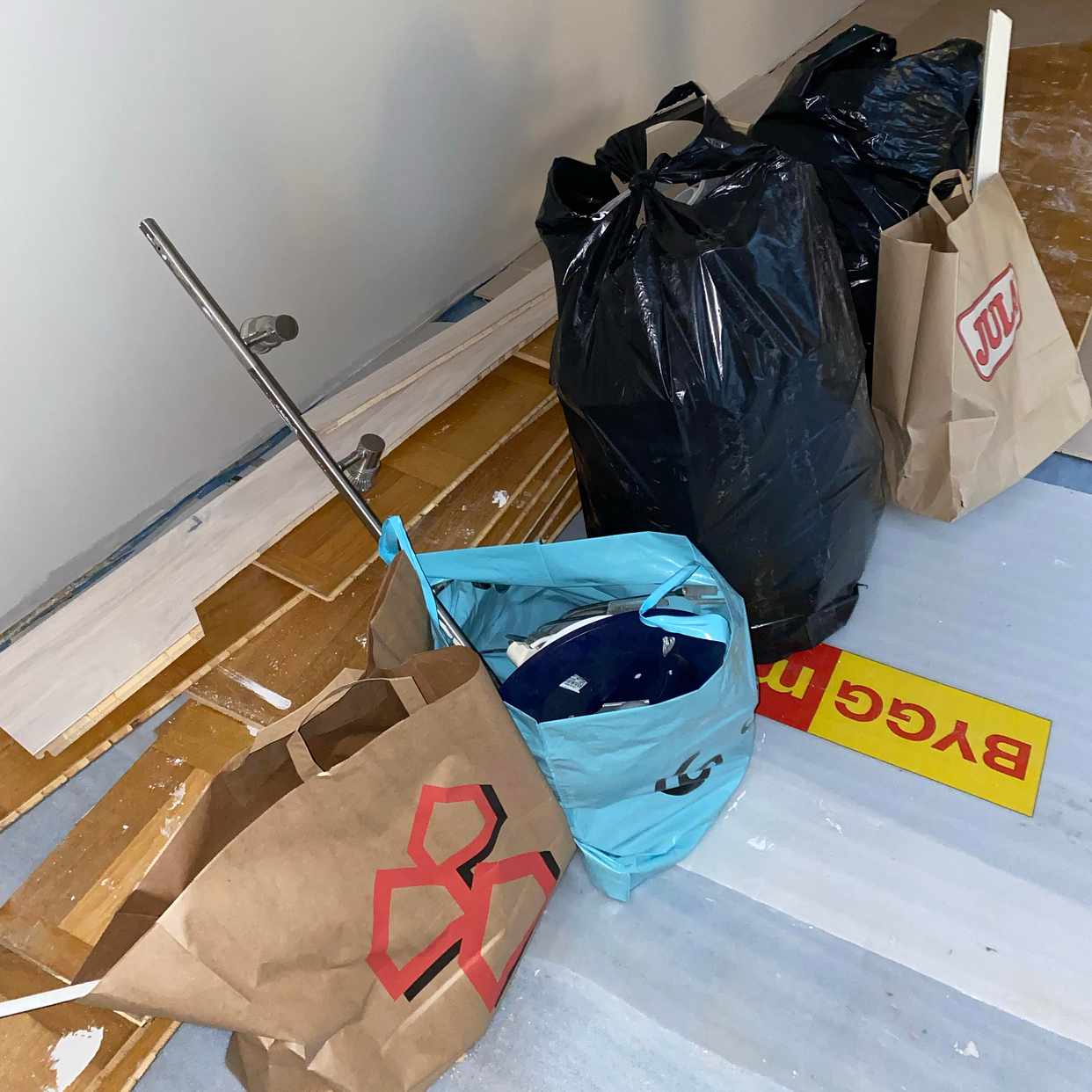 Golv, sopsäck, påsar