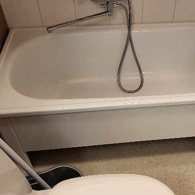image of Moving a bathtub - 