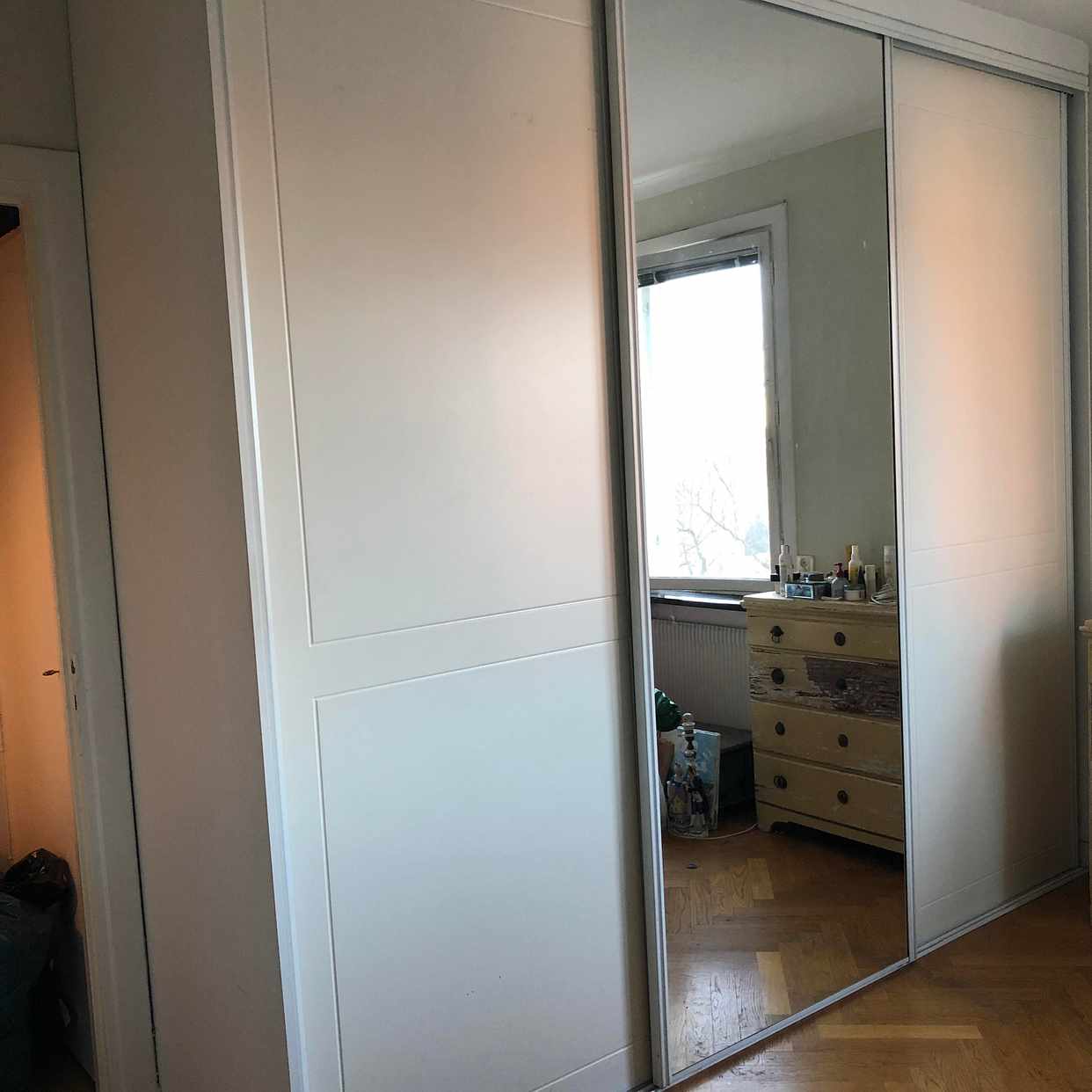 image of Fin garderob bortskänkes - Stockholm