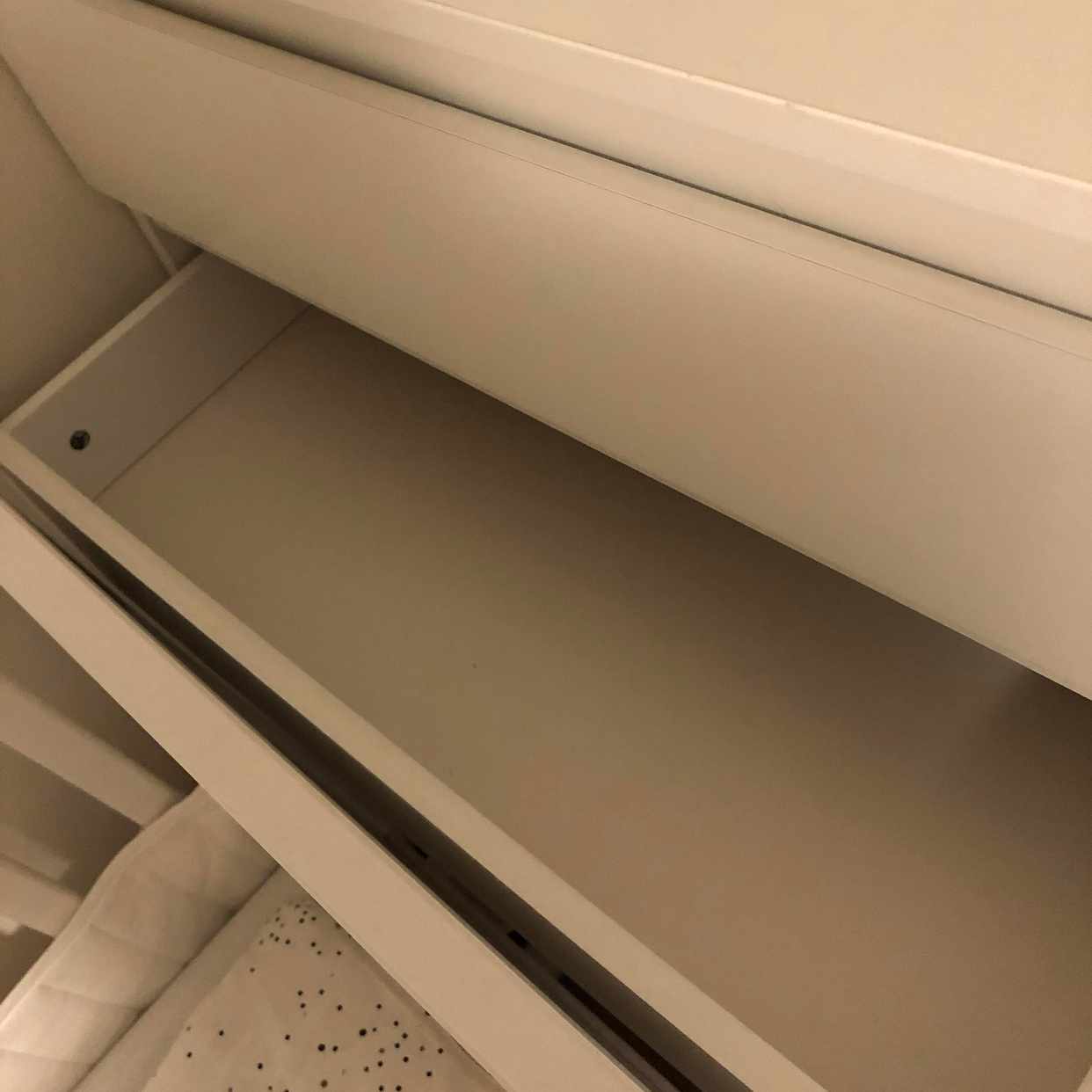 image of Chest of drawers - Bromma