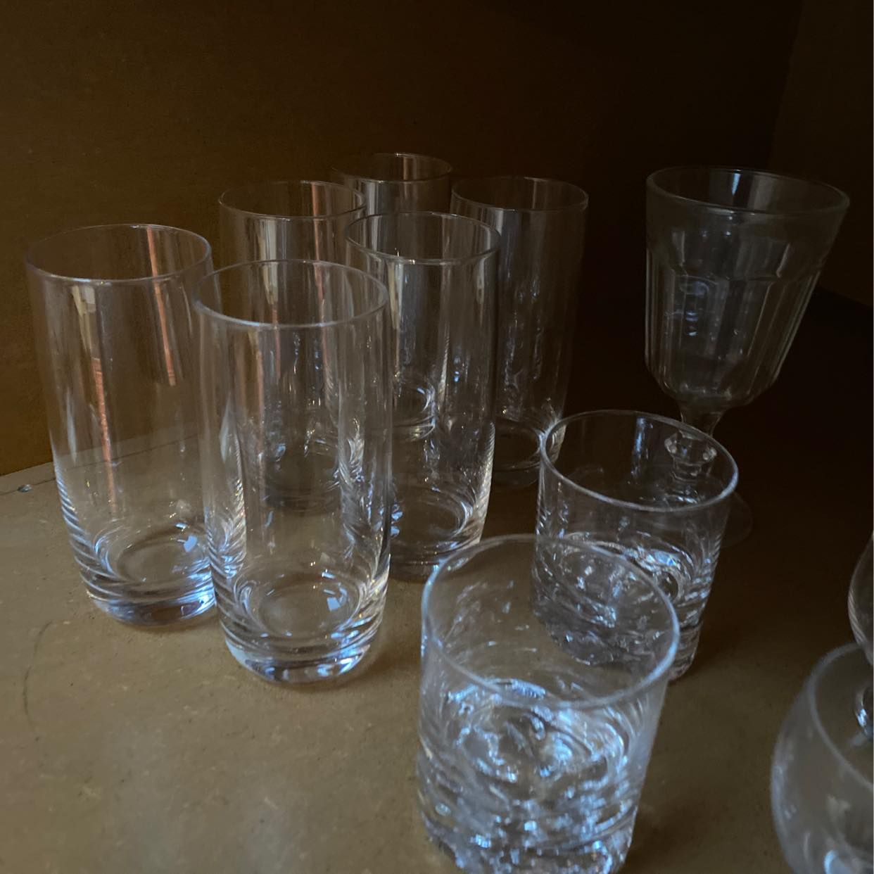 image of Glas bortskänkes - Stockholm