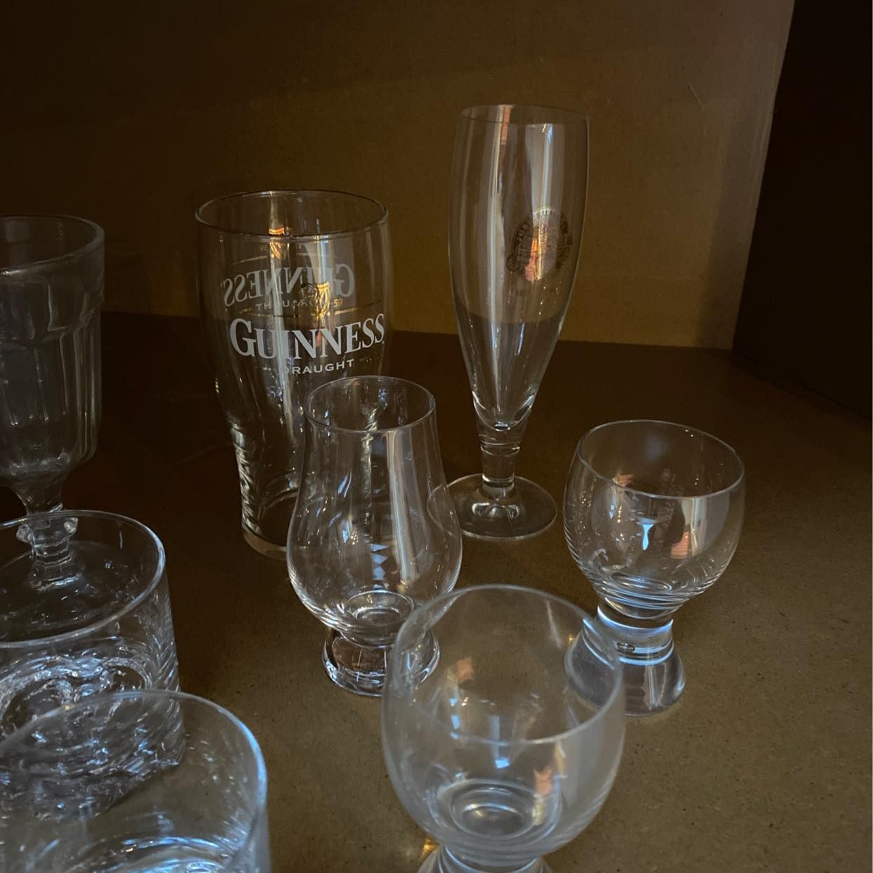 image of Glas bortskänkes - Stockholm