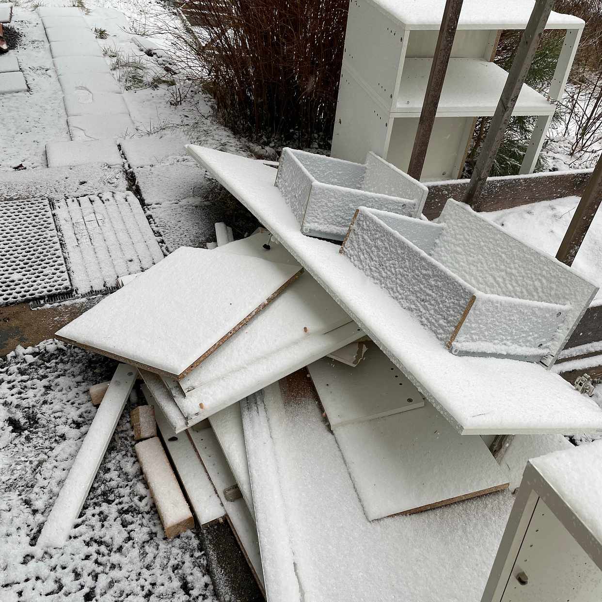 image of Forsla bort byggskräp - Huddinge