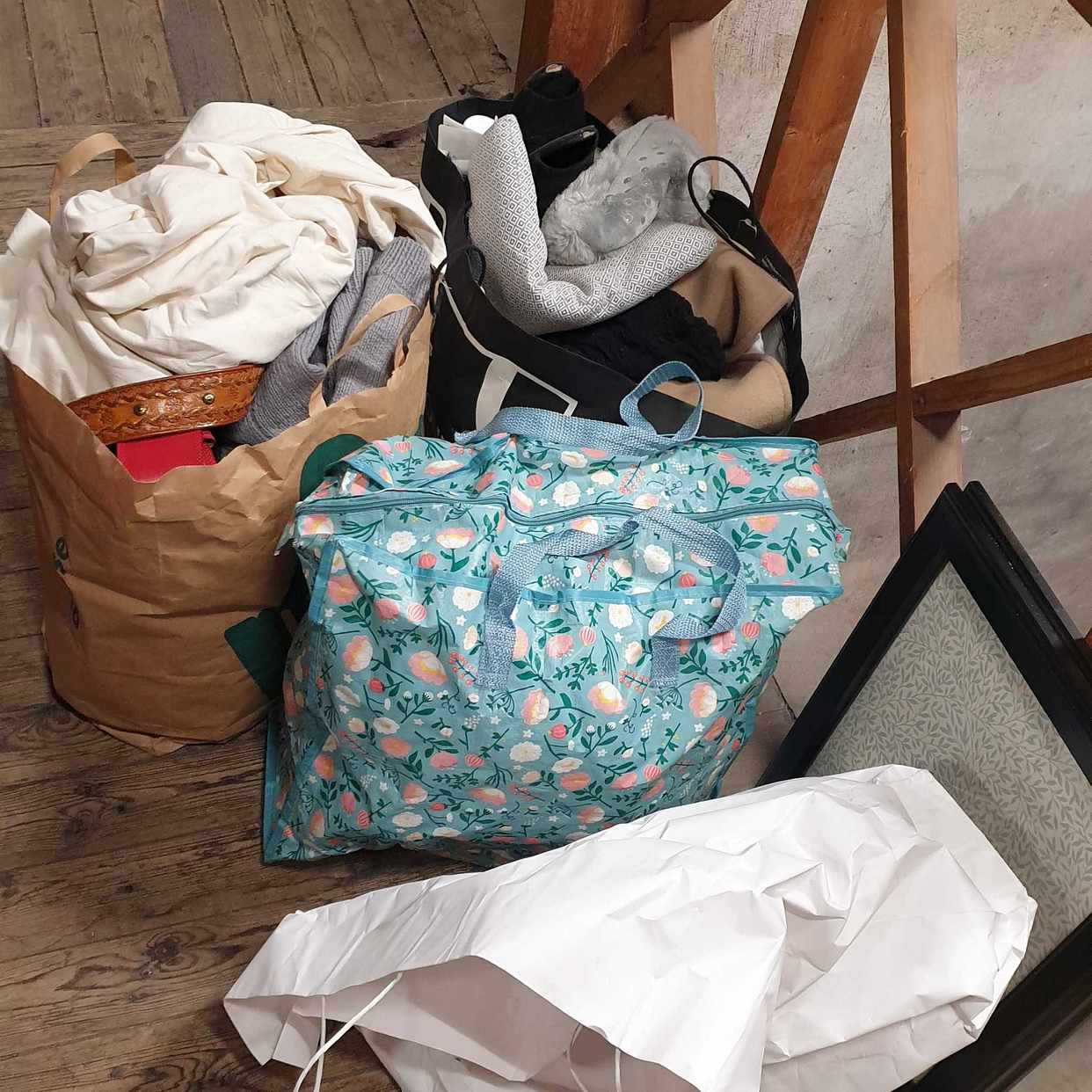 image of Old clothes to recycling - Hägersten