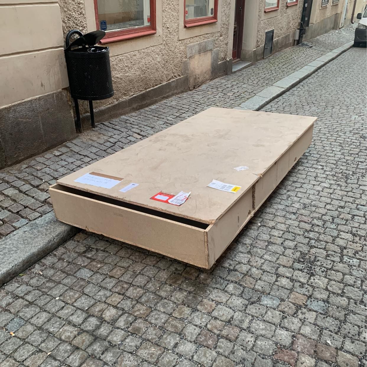 image of Throw big box - Stockholm City