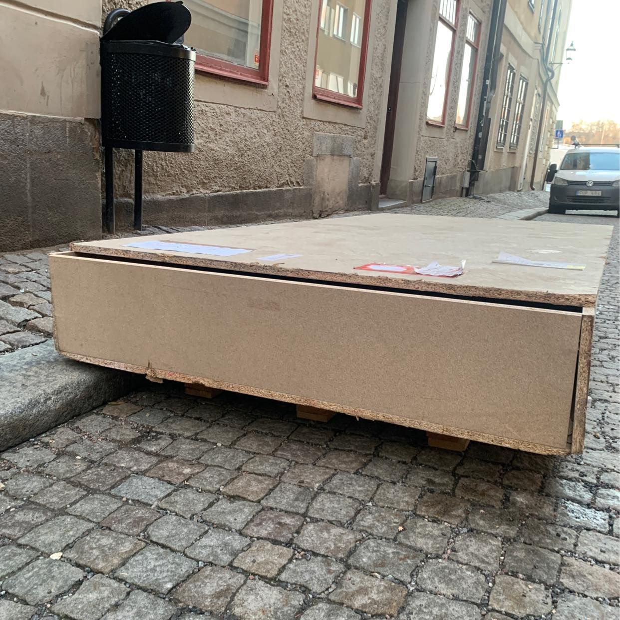 image of Throw big box - Stockholm City