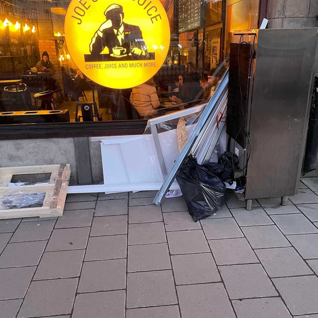 image of Fridge and other rubbish - Stockholm City