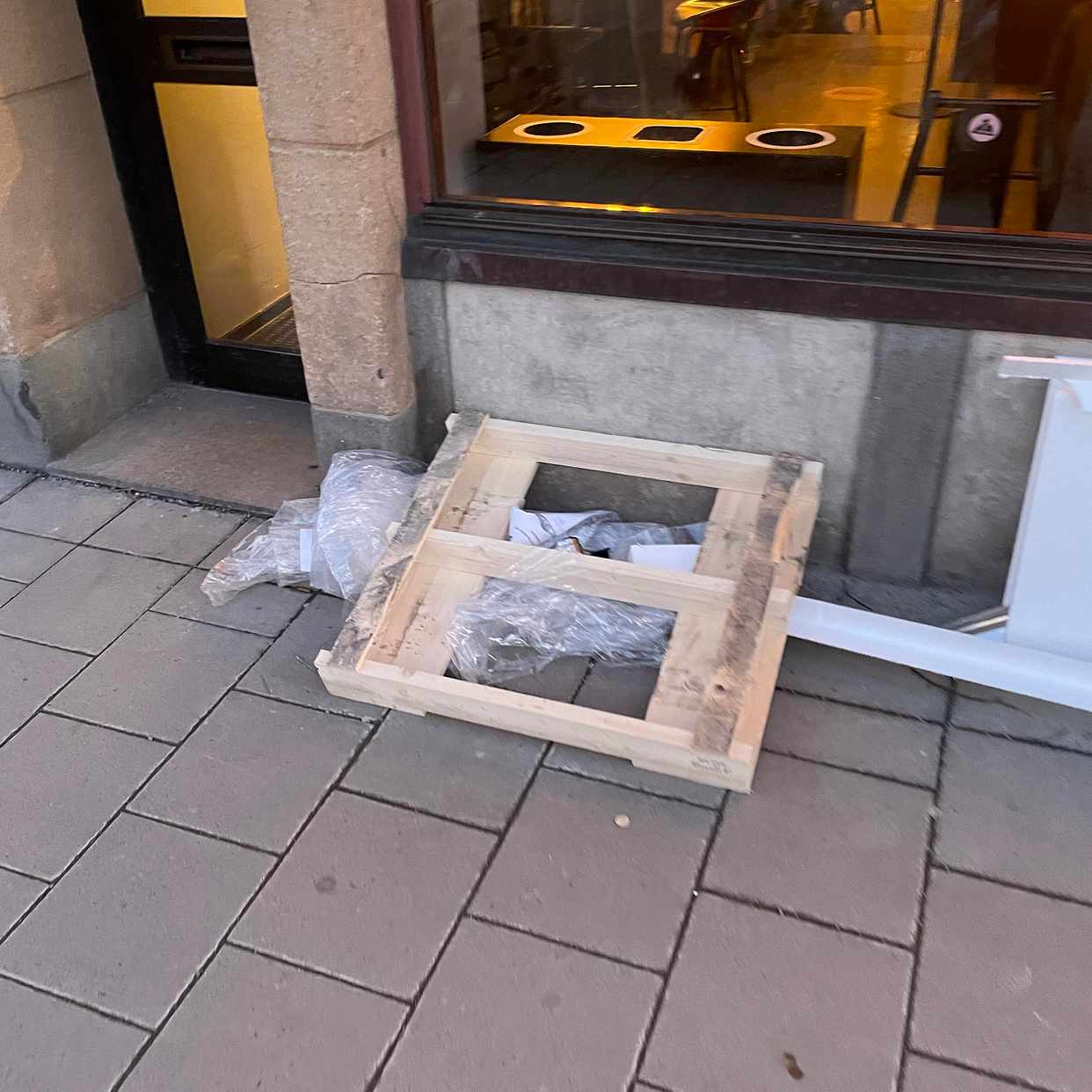 image of Fridge and other rubbish - Stockholm City