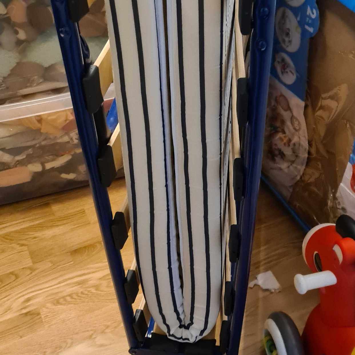 image of Ikea säng bortskänkes - Sundbyberg