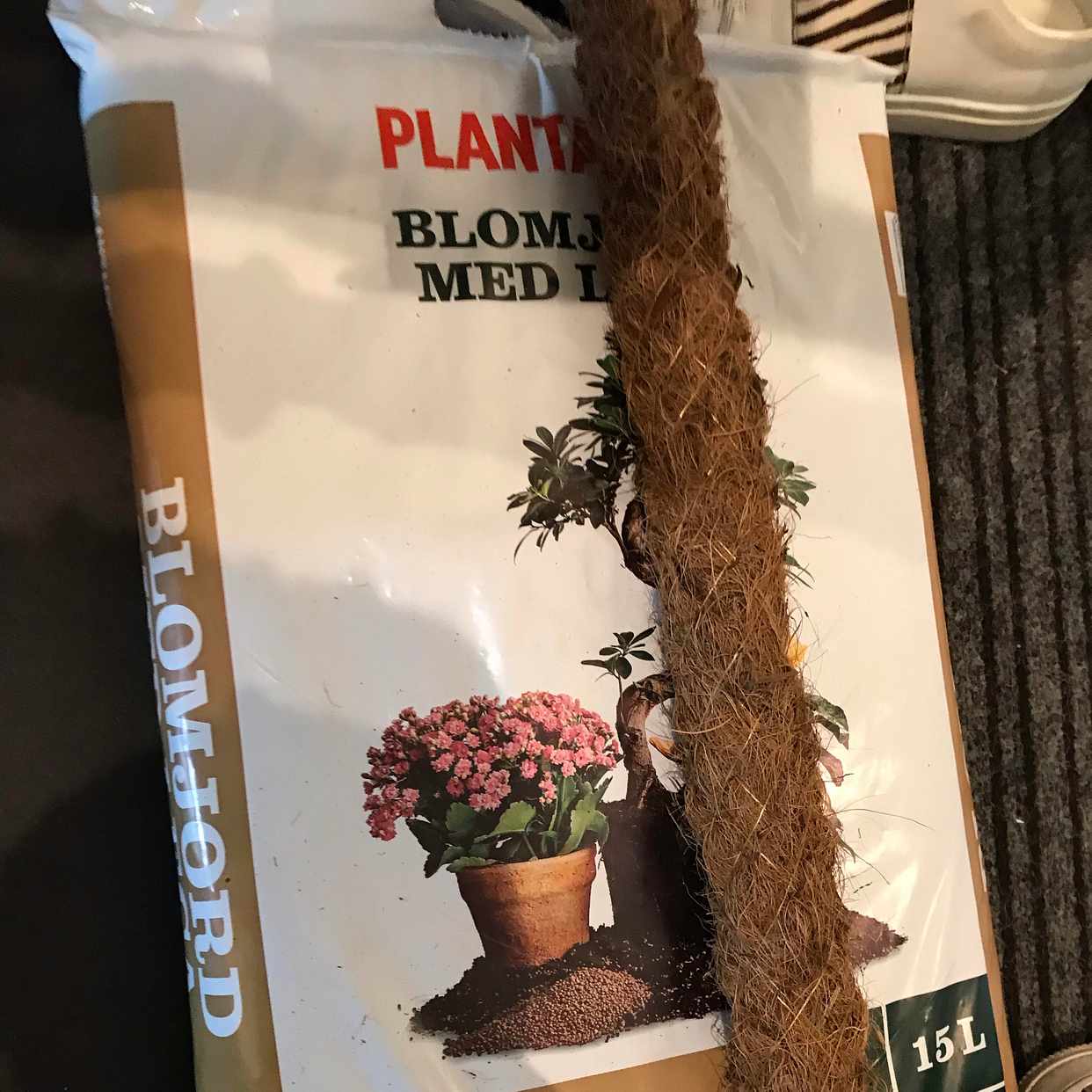 image of GRATIS blomjord - Trångsund