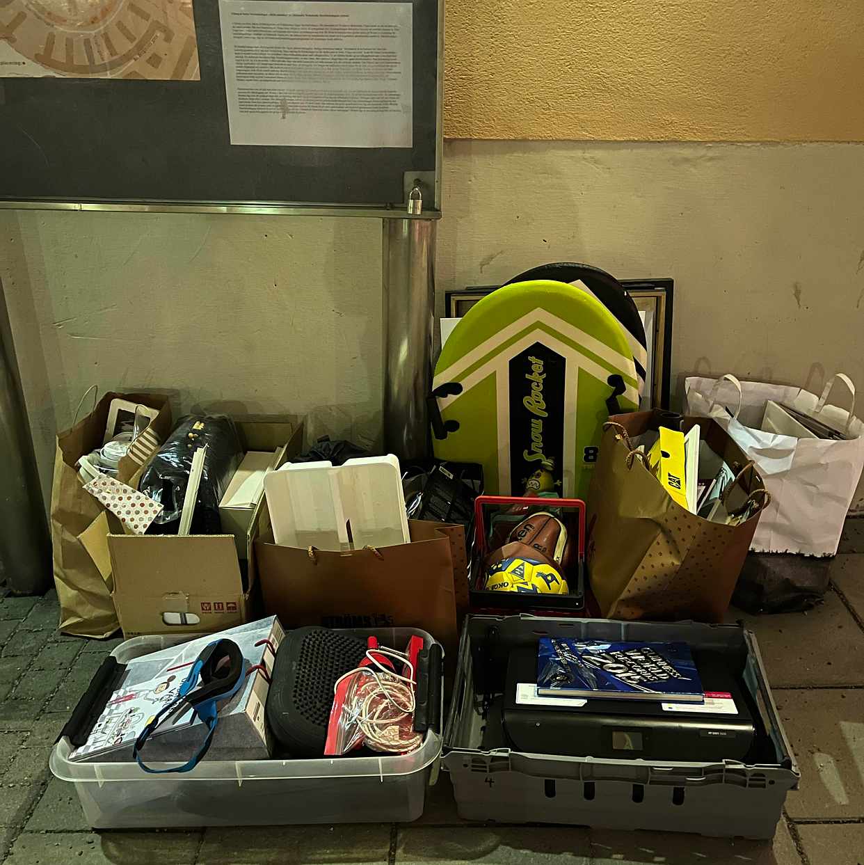 image of Diverse förrådsrensning - Stockholm