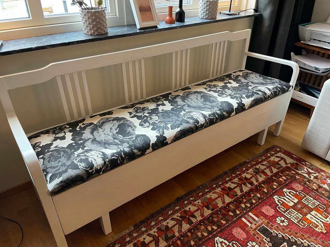 image of Kökssoffa / träsoffa - 