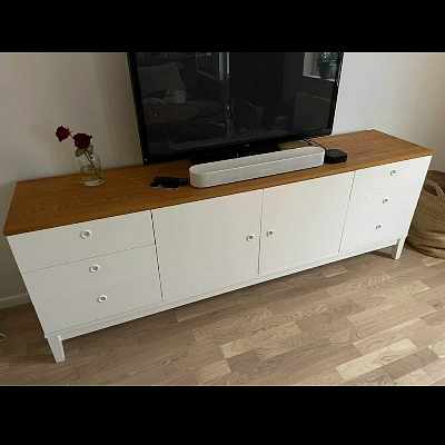 image of Leverans av Tv-bänk - 