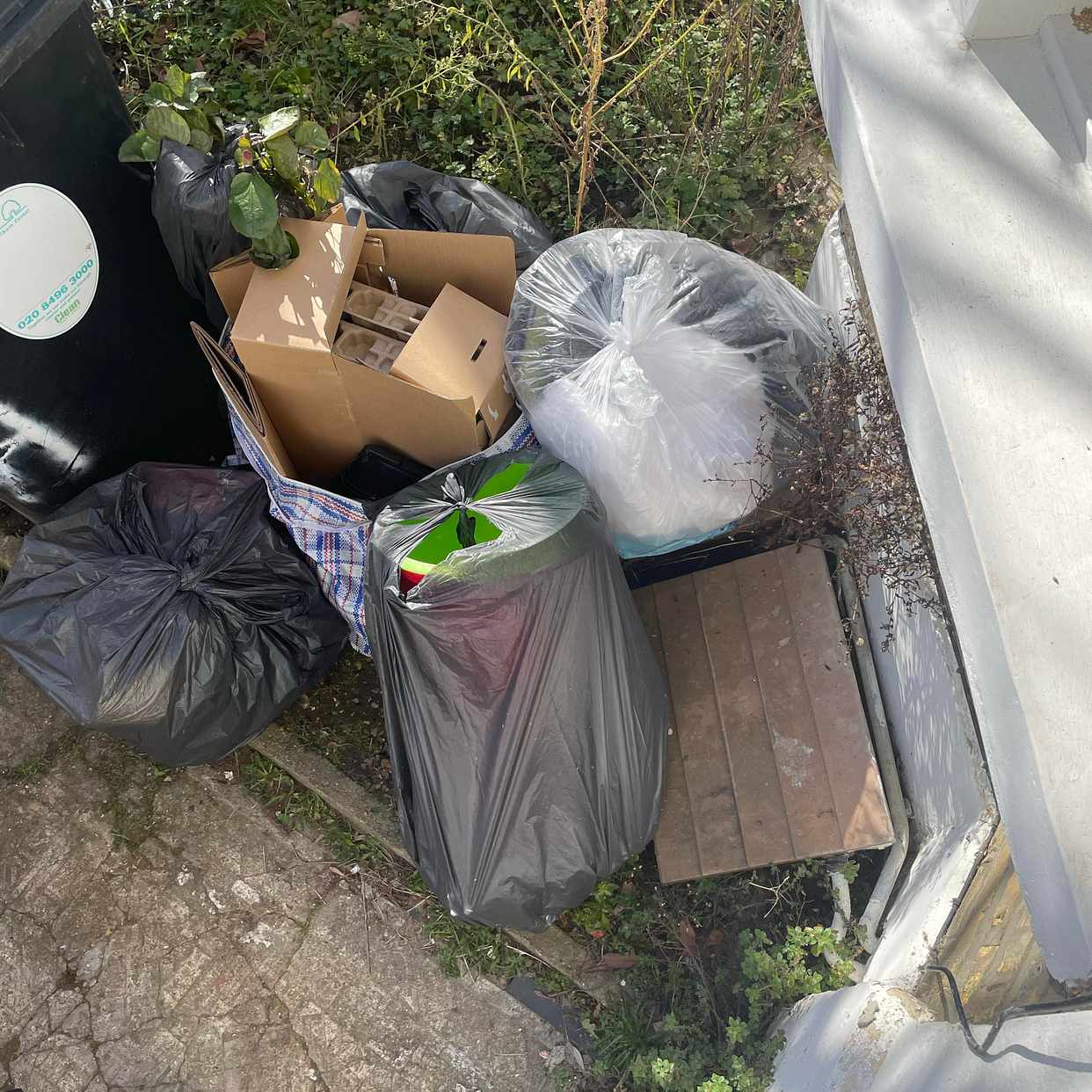 image of Pick-up of garbage - London