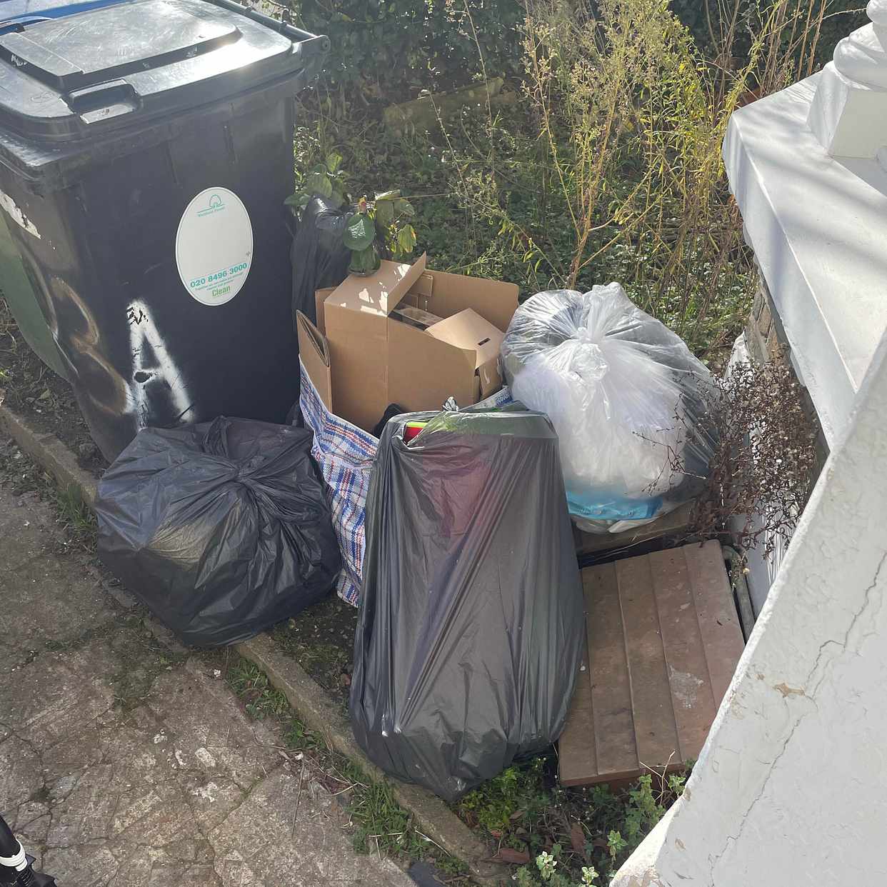 image of Pick-up of garbage - London