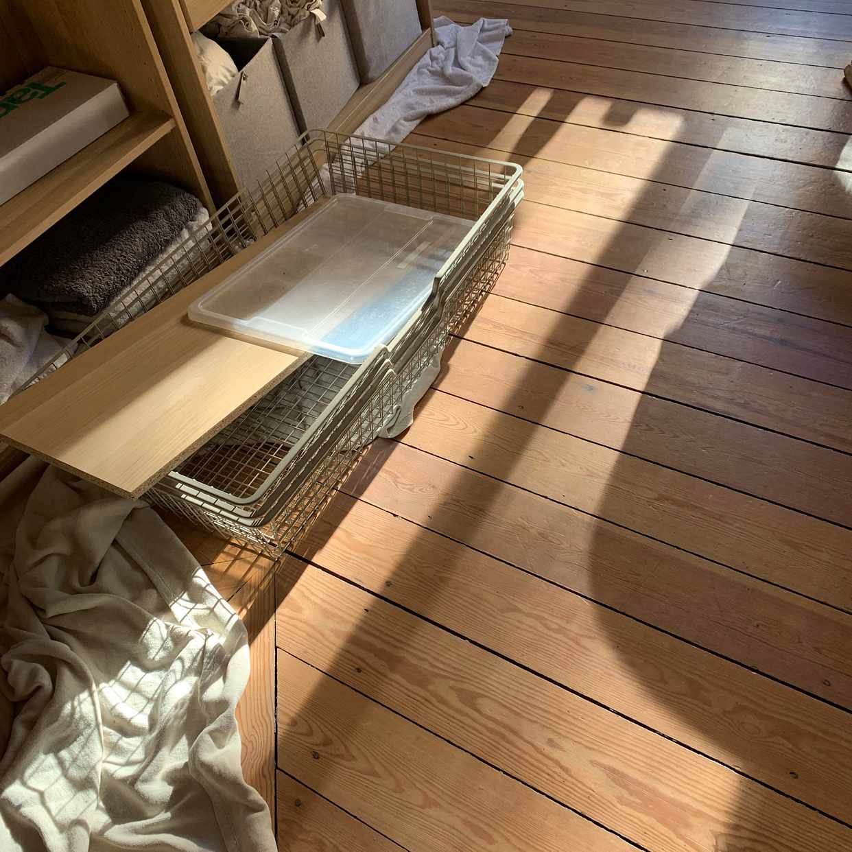 image of Wardrobe door + interior - Stockholm City