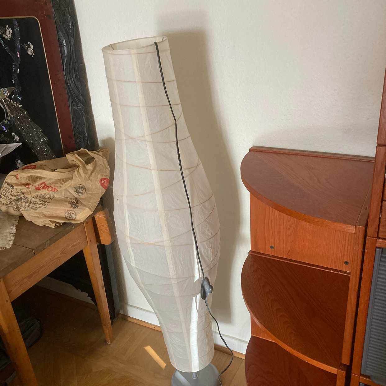 image of Kabinettskåp och lampa - Lund