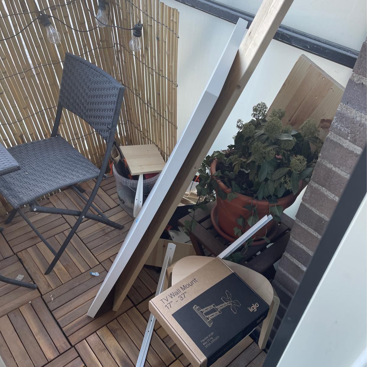image of Skräp på balkongen, tipp! - Hägersten