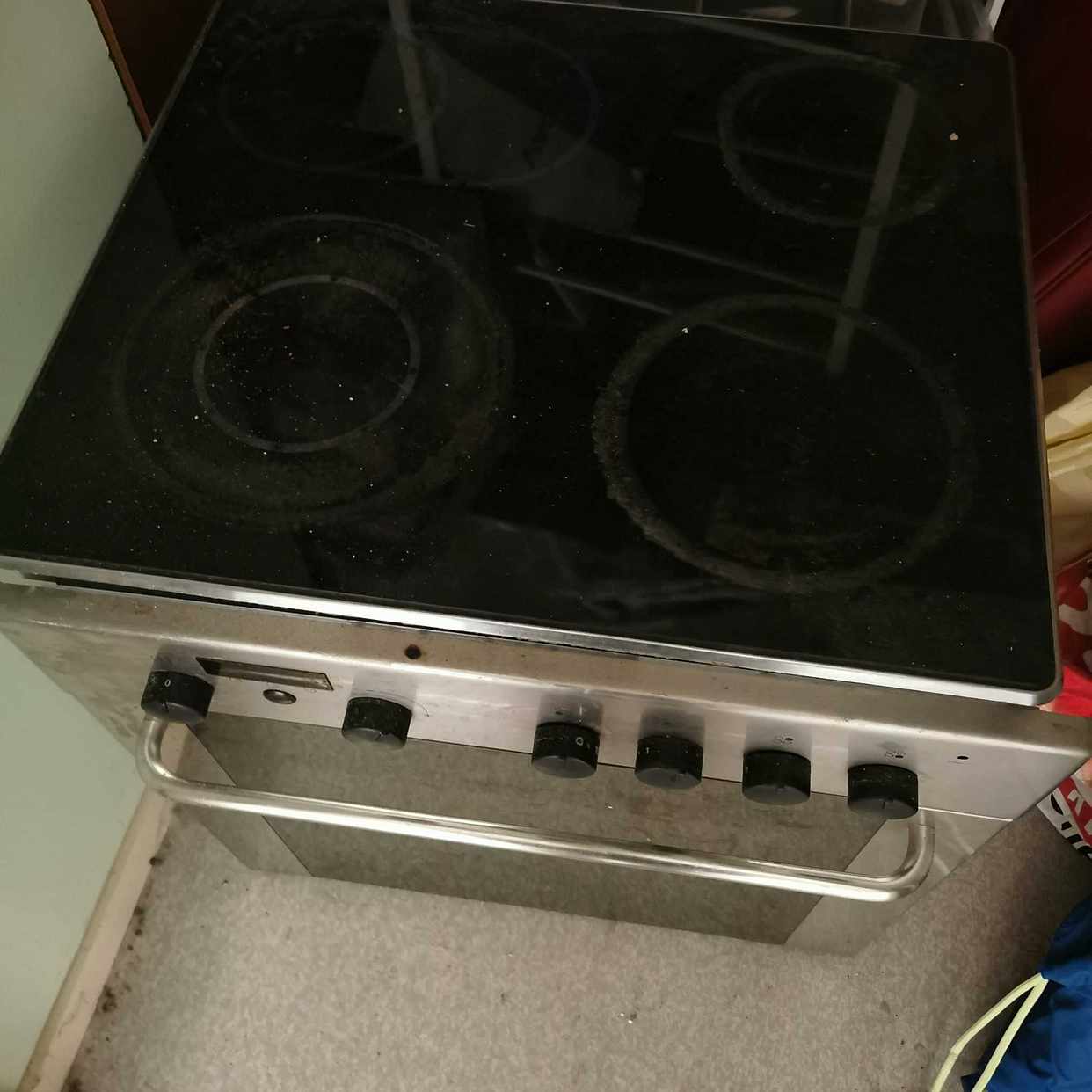 image of Oven and induction stove - Sollentuna