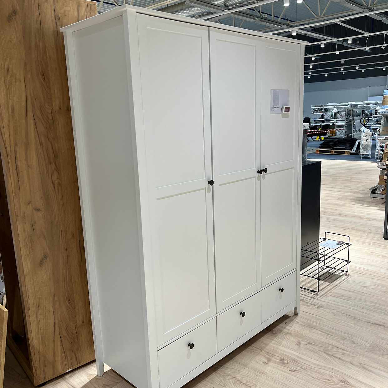 image of Hämta garderob i butik - 