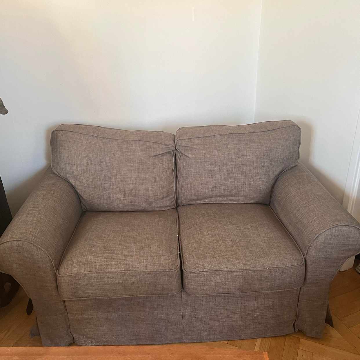 image of Soffa, kartong, kläder - Bromma