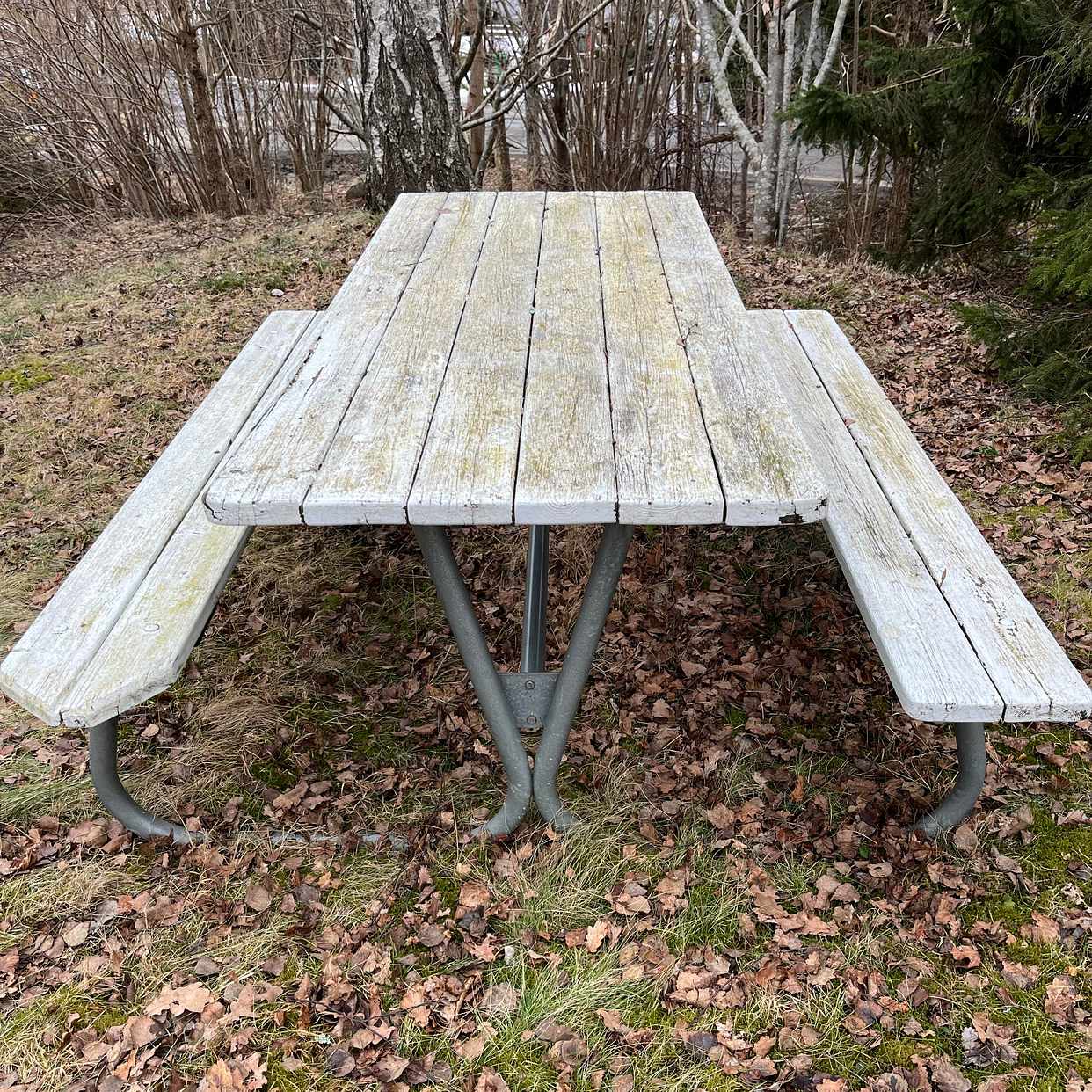 image of Picknickbord bortskänkes - Saltsjö-Boo