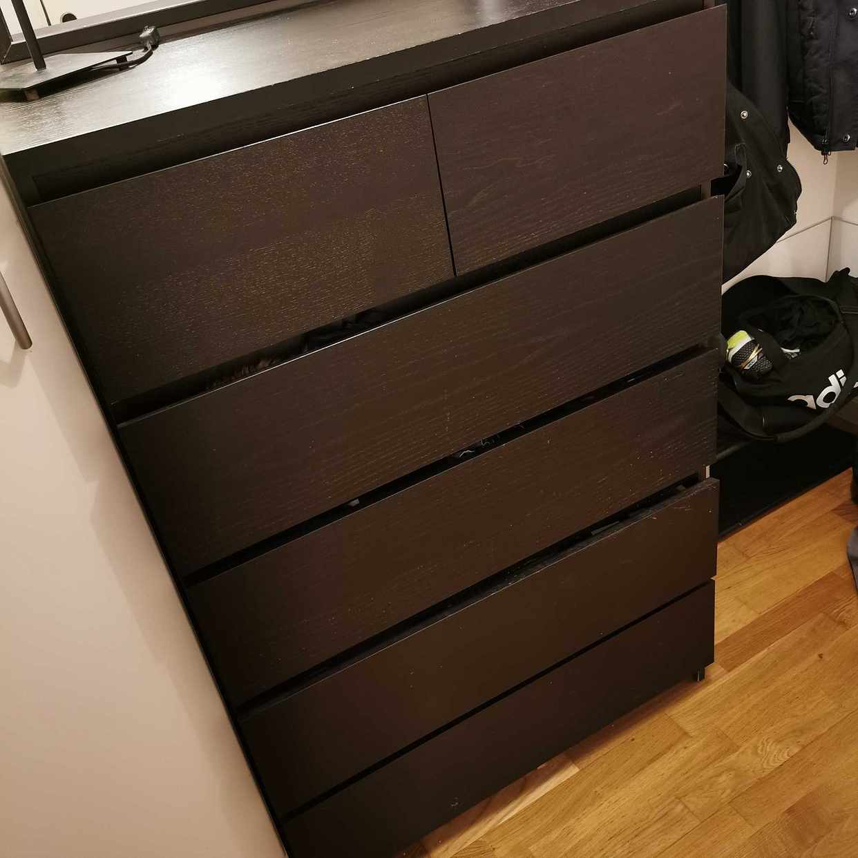 image of Soffa, byrå, TV-bänk m.m - Bandhagen