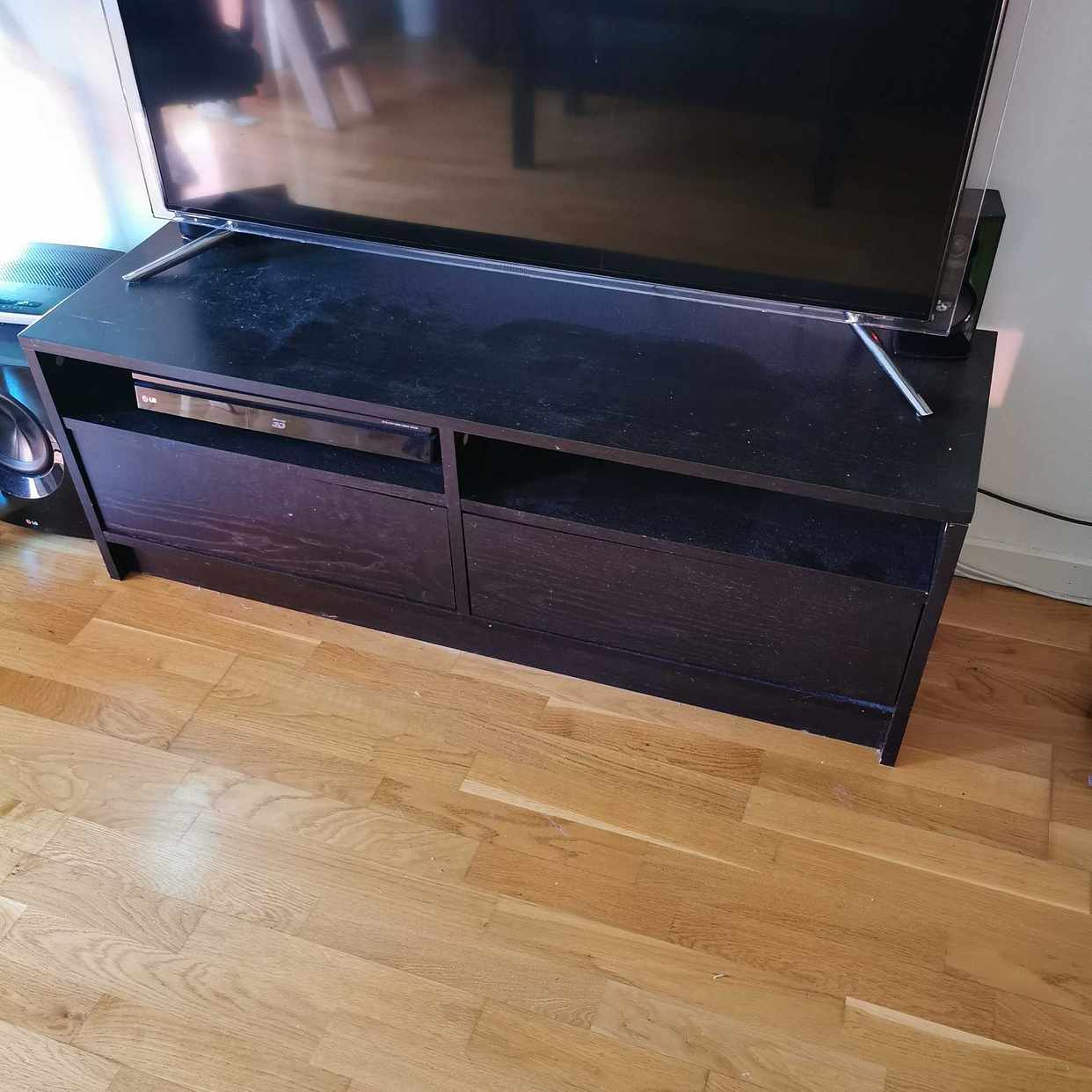 image of Soffa, byrå, TV-bänk m.m - Bandhagen
