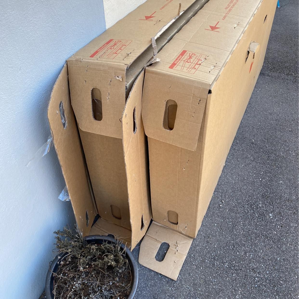 image of Bära upp två stora paket - 
