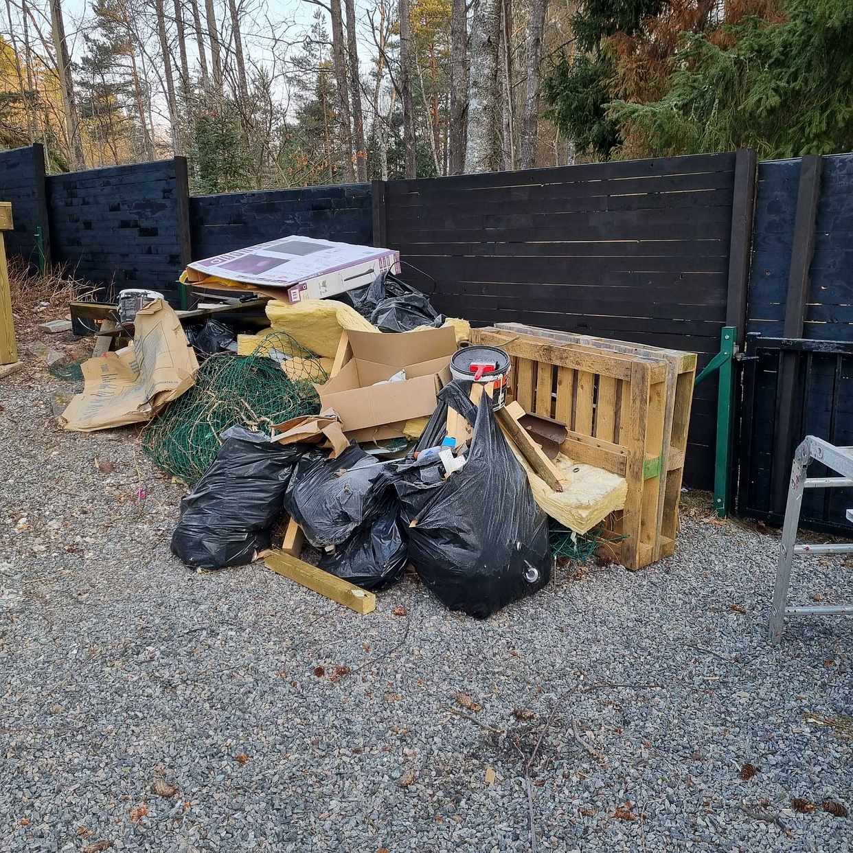 image of Hög från renovering - Skogås