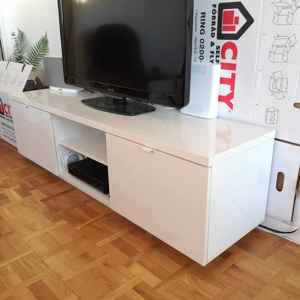 image of Tv-bänk Ikea Byås - Vällingby