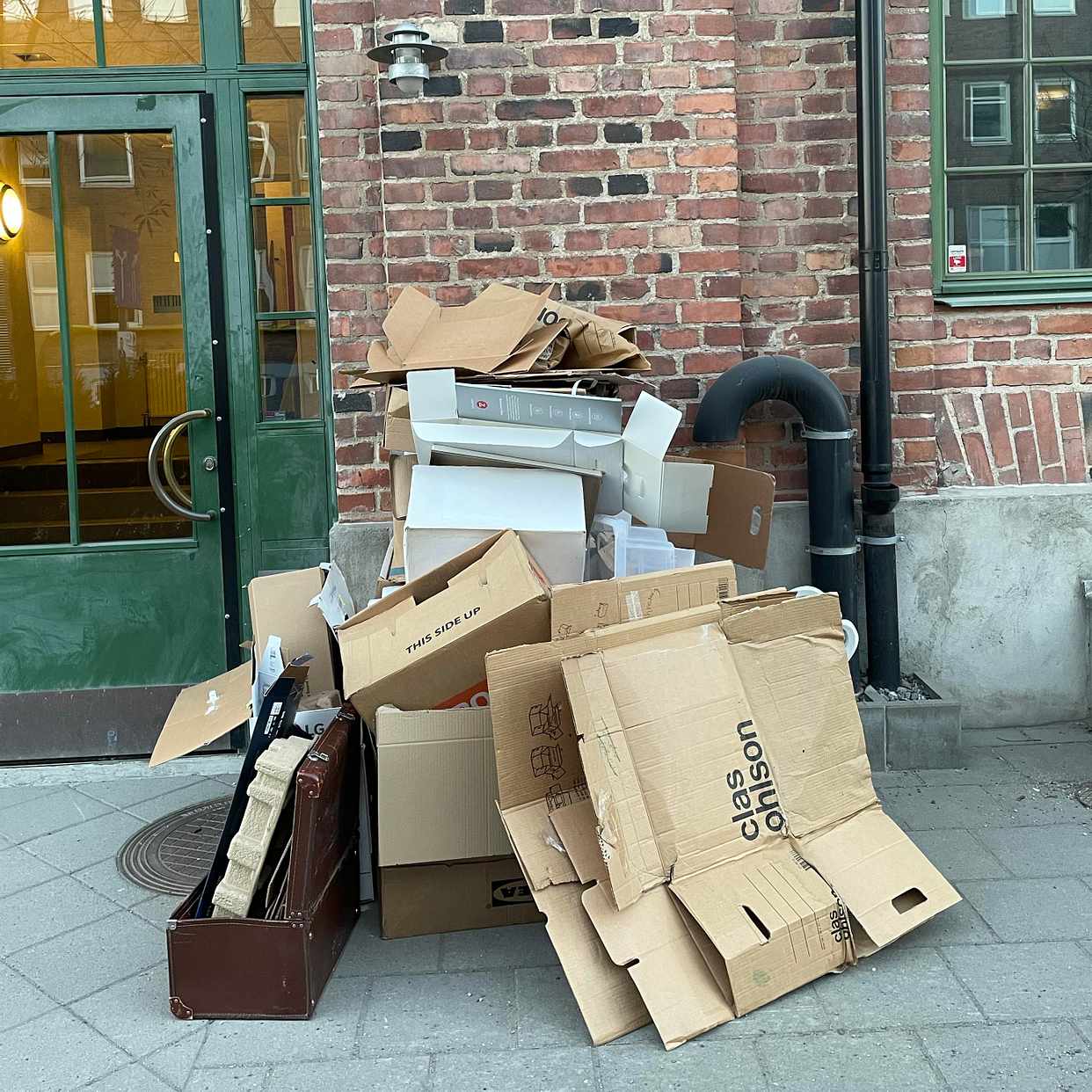 image of Skräp från källaren - Hägersten