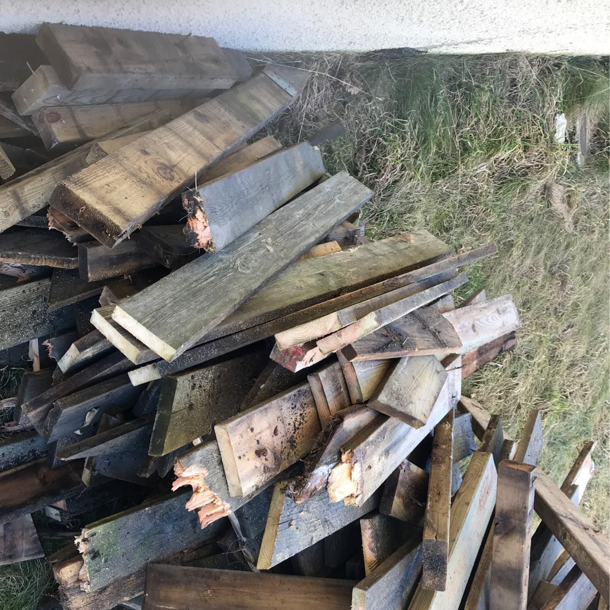image of Köra bort en gammal altan - Huddinge
