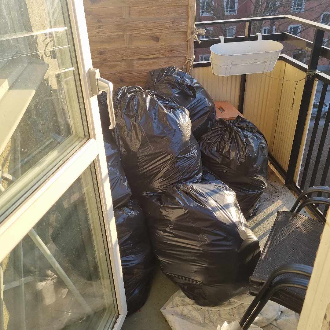 image of 26 säckar med skräp - Solna