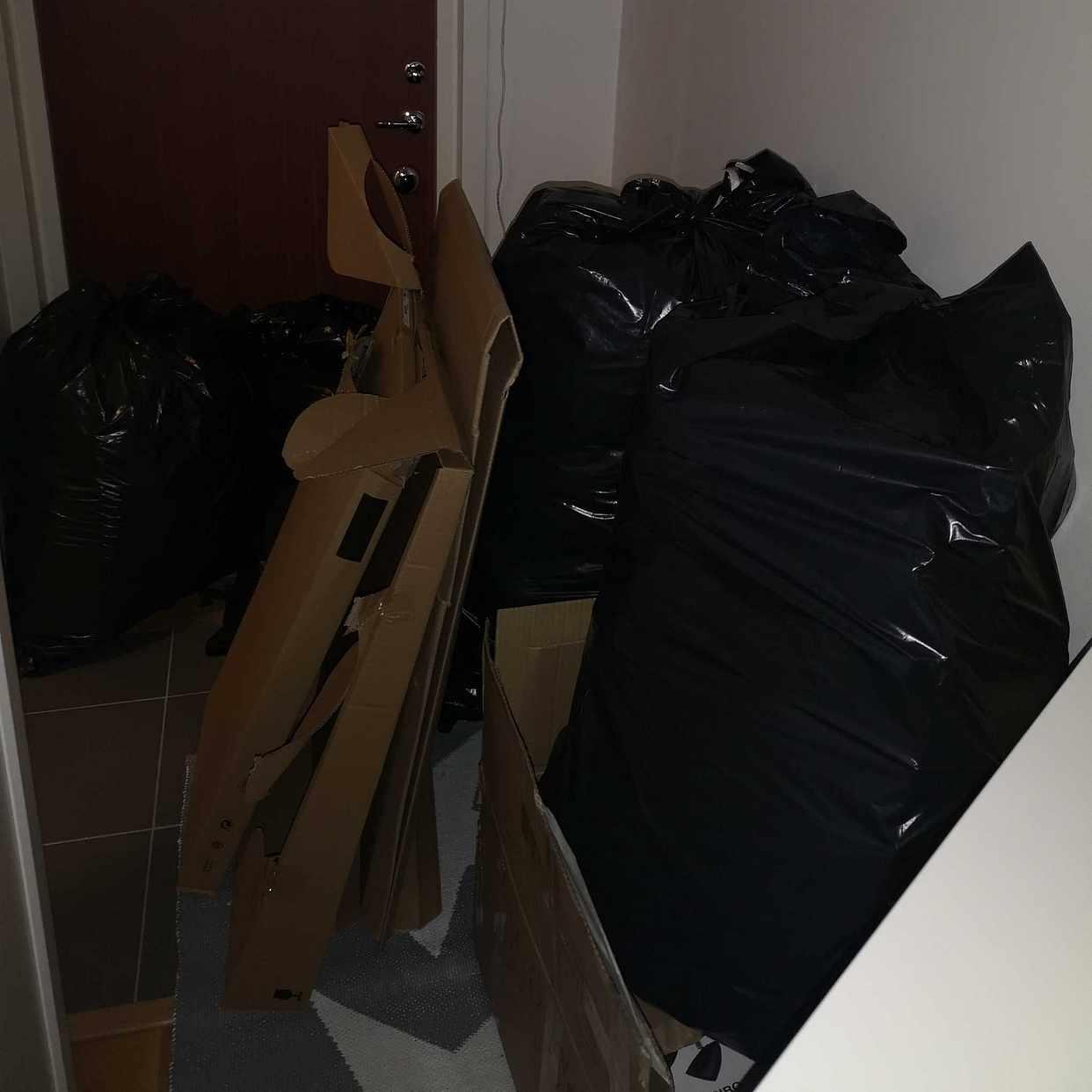 image of Ikea kartong & möbler - Skärholmen