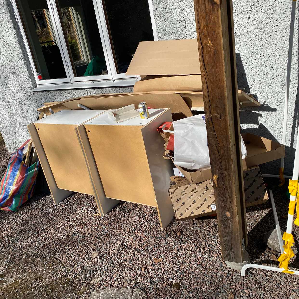 image of Pick up and throw garbage - Danderyd