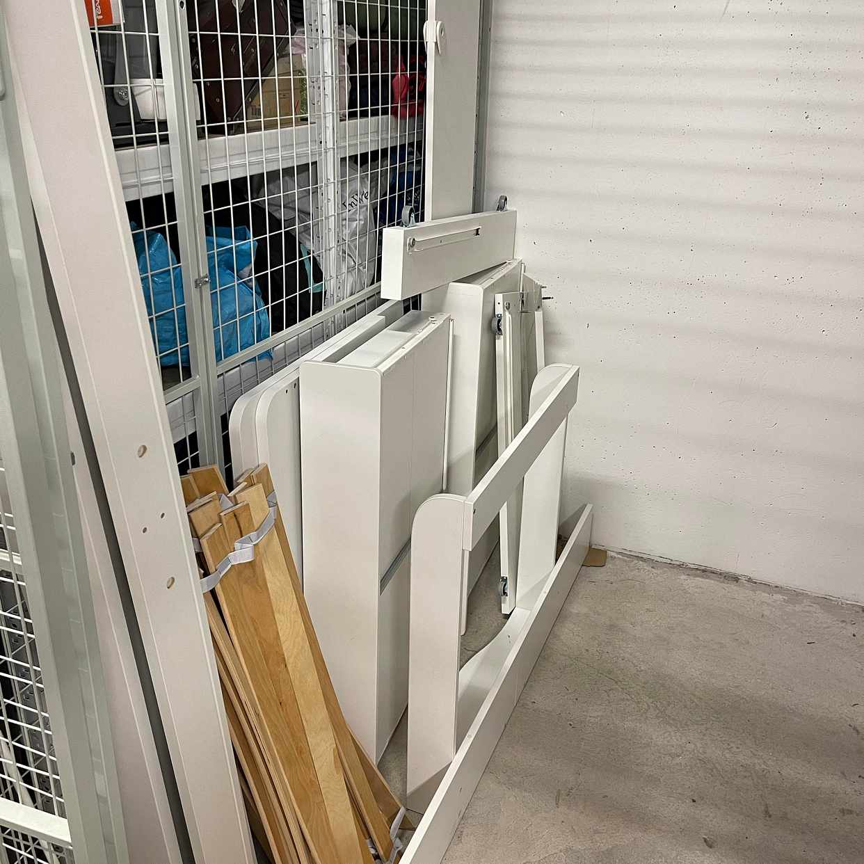image of Small bed, small devices - Sundbyberg