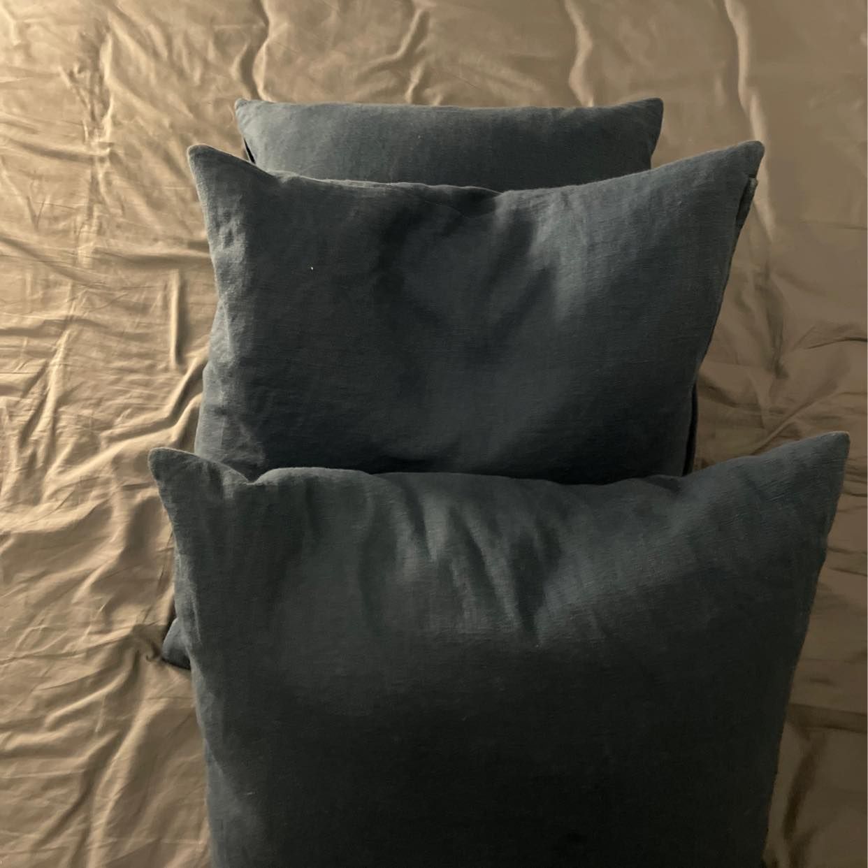 image of unwanted bedding items - Finchley