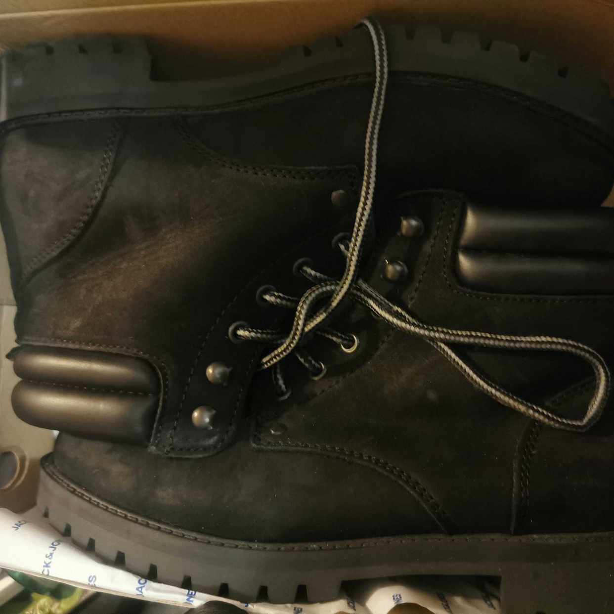 image of New boots, 2nd hand books - London