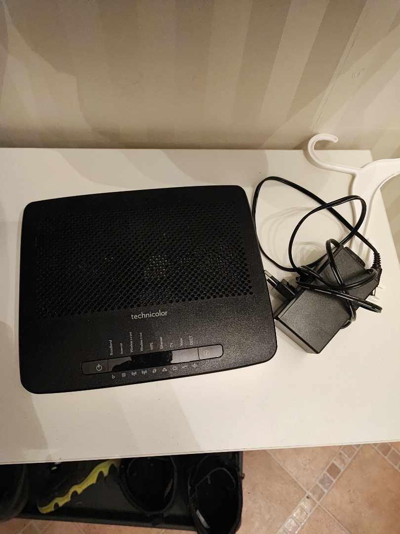 image of Wifi router - Handen