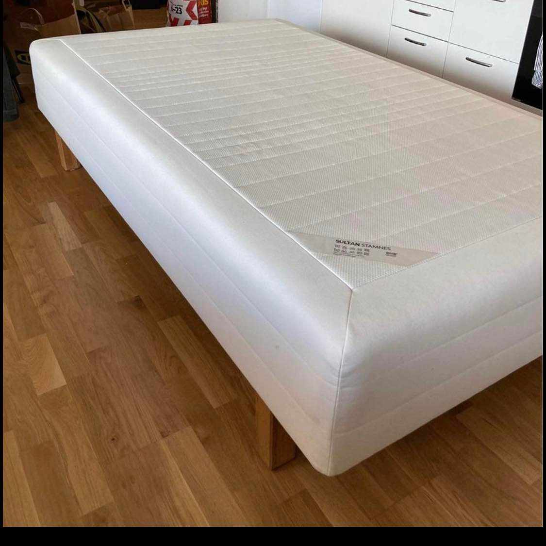 image of Hämta & lämna en 120 säng - 