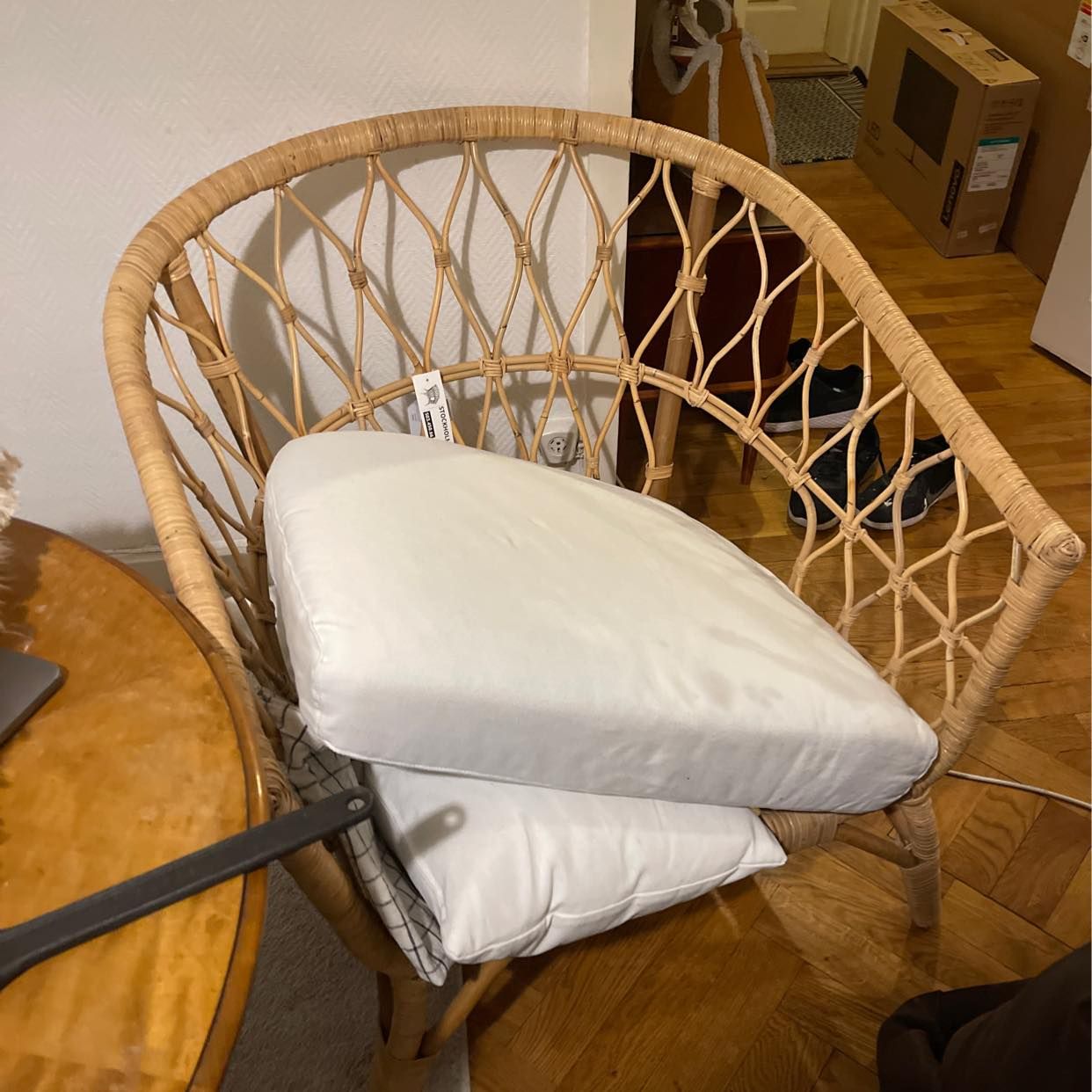 image of Bord, stolar, kartonger, - 